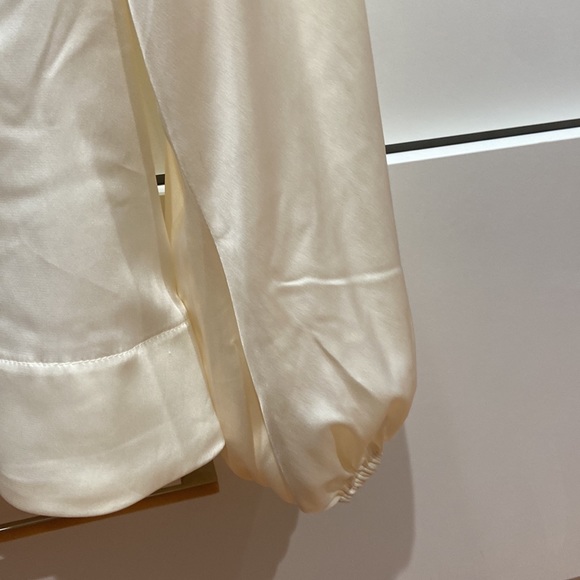 Express Blouse - Picture 4 of 5